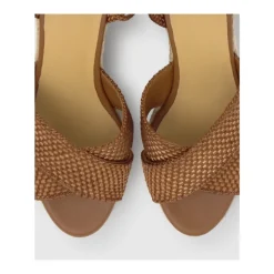 Becca Wedge