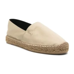 Beżowe płaskie buty z haftowanym logo