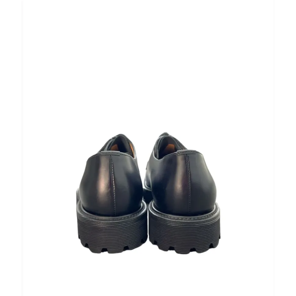 Buty na sznurówki