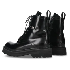 Buty sznurowane