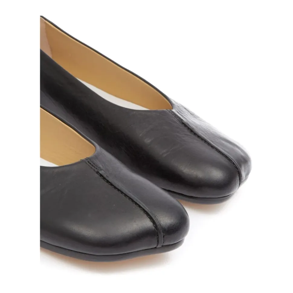 Czarne płaskie buty skórzane