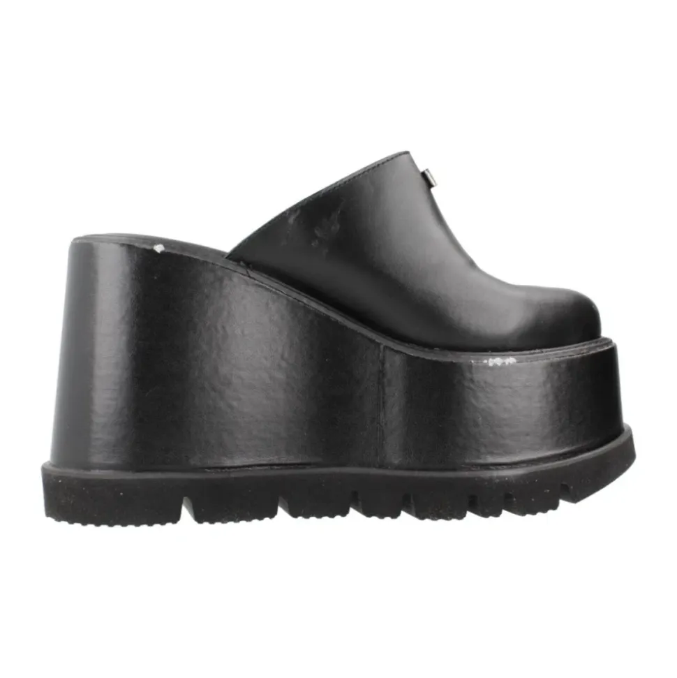 Diana Wedges
