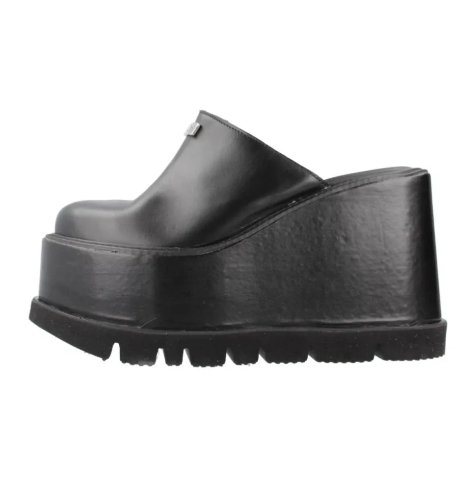 Diana Wedges