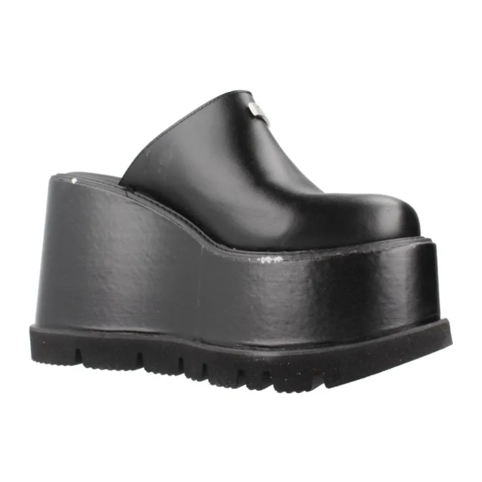 Diana Wedges