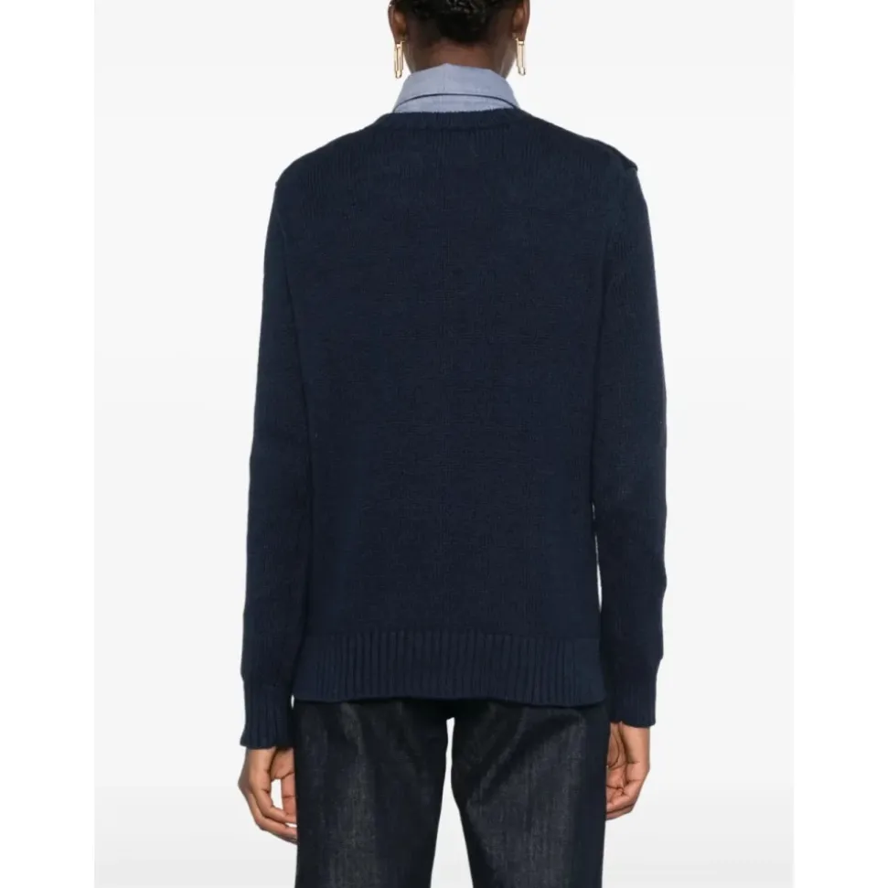 KNITWEAR