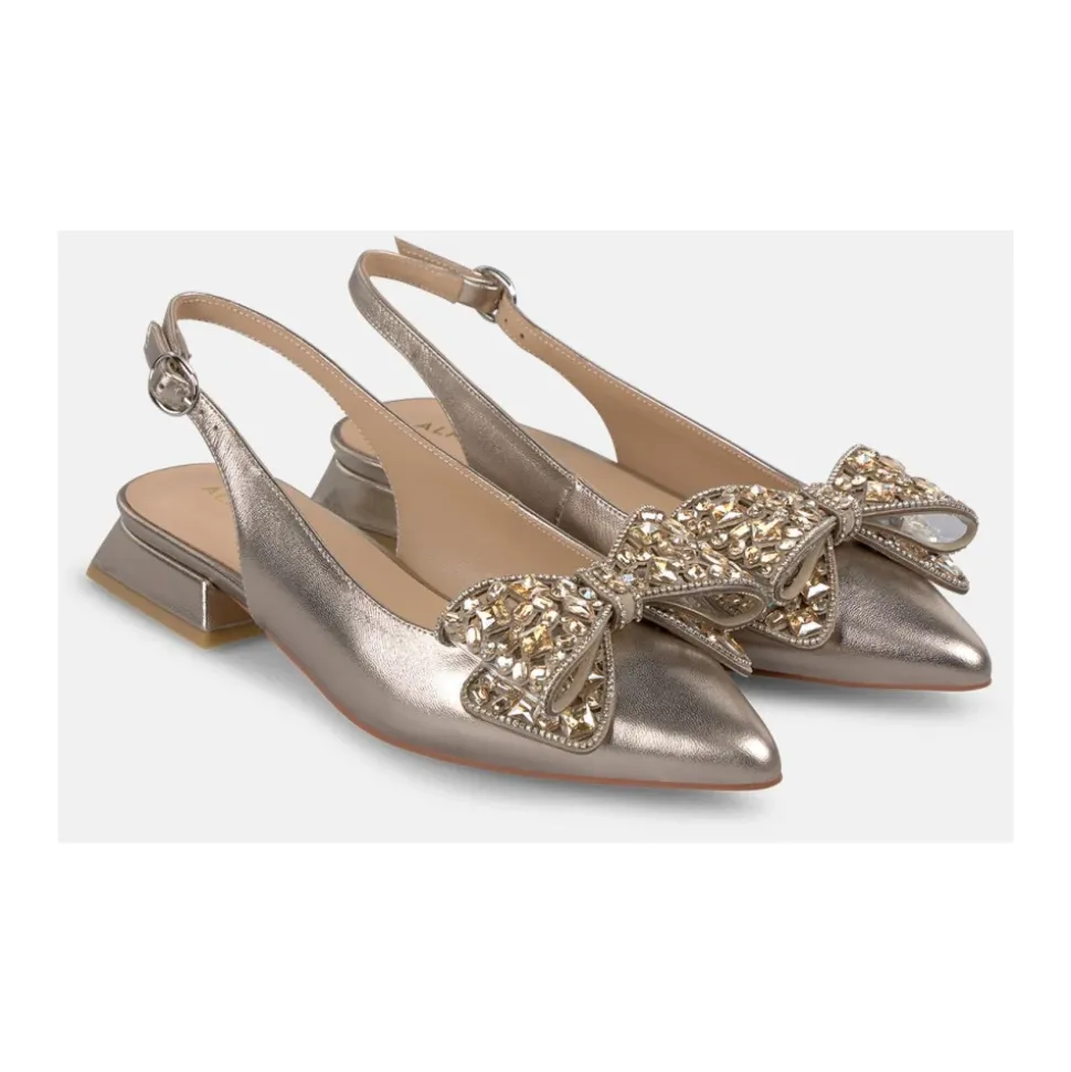 Płaskie buty z kokardką