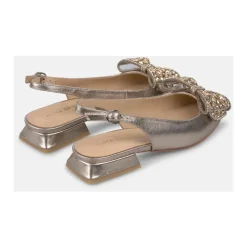 Płaskie buty z kokardką