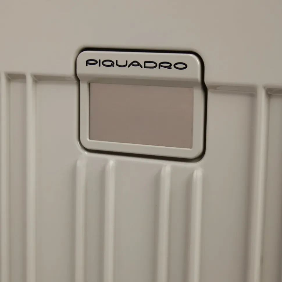 Personalizowana walizka kabinowa na 4 kółkach