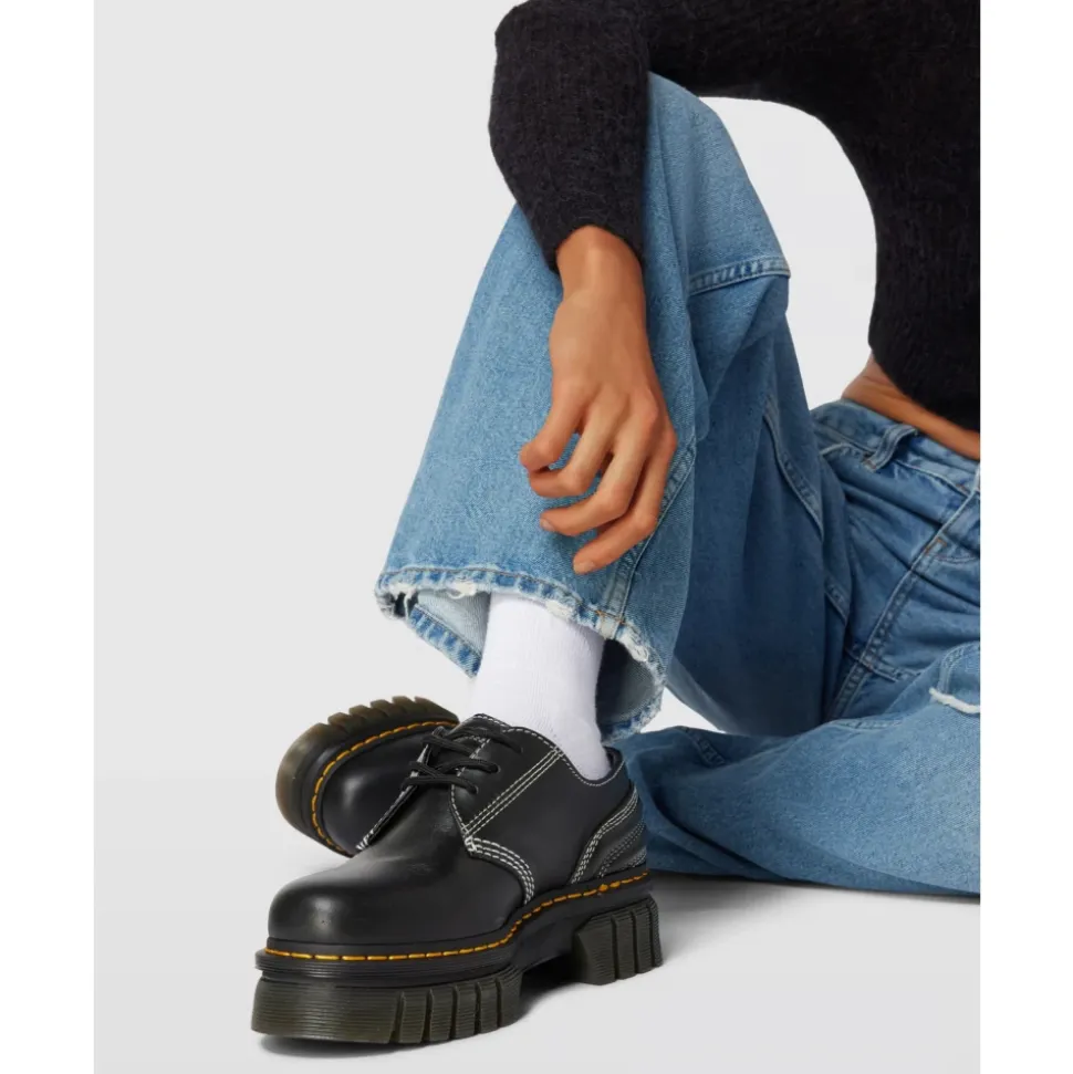 Pikowane buty na platformie