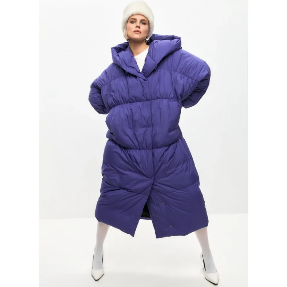 Puchowy płaszcz oversize