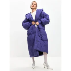 Puchowy płaszcz oversize