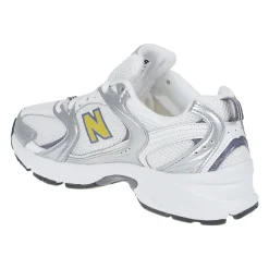Sneakersy 530