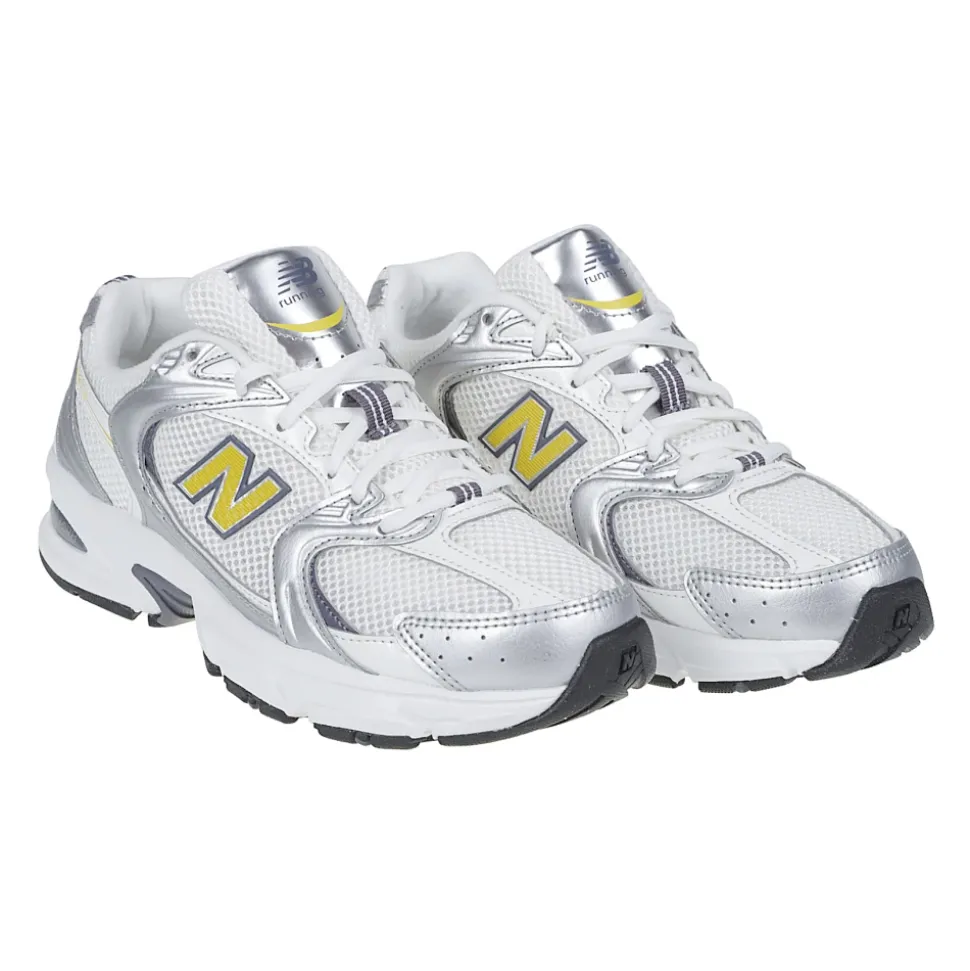 Sneakersy 530