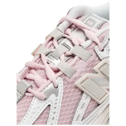 Sneakersy