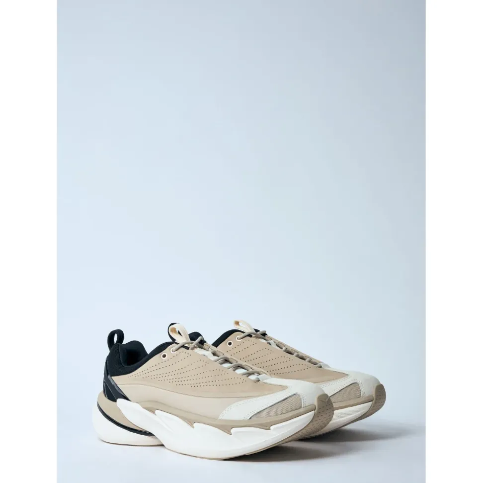 Sneakersy z nubukowej skóry na grubej podeszwie
