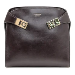 Structured Clutch