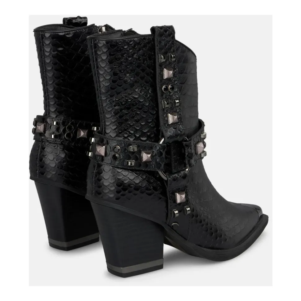 Studded bootie z metalicznym detalem