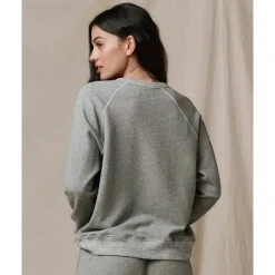 Sweatshirts & Hoodies