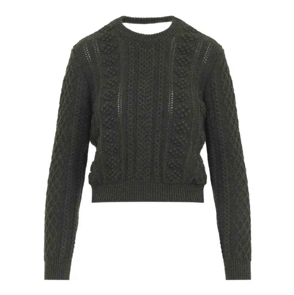 Sweter krótki z warkoczowym splotem