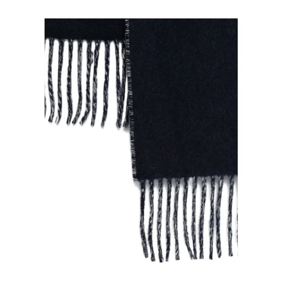 Szalik Fringe Logo