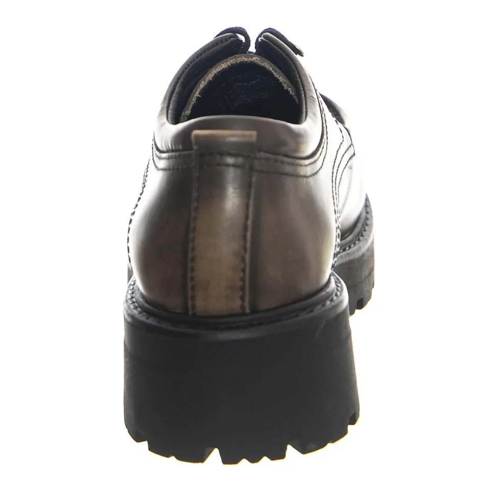 Sznurowane buty o niskim profilu