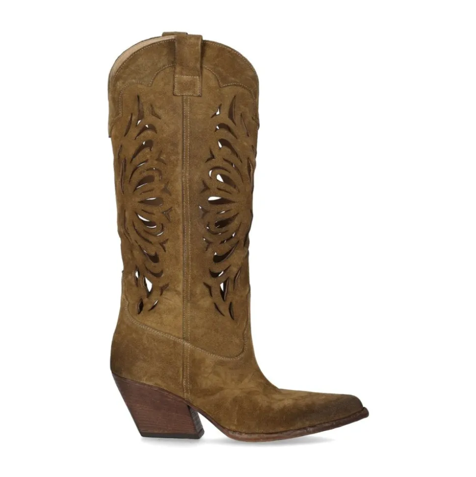Texańskie buty zamszowe z efektem vintage i rzeźbionymi detalami