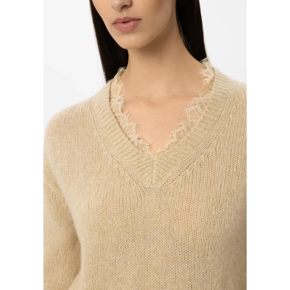 V-neck Knitwear