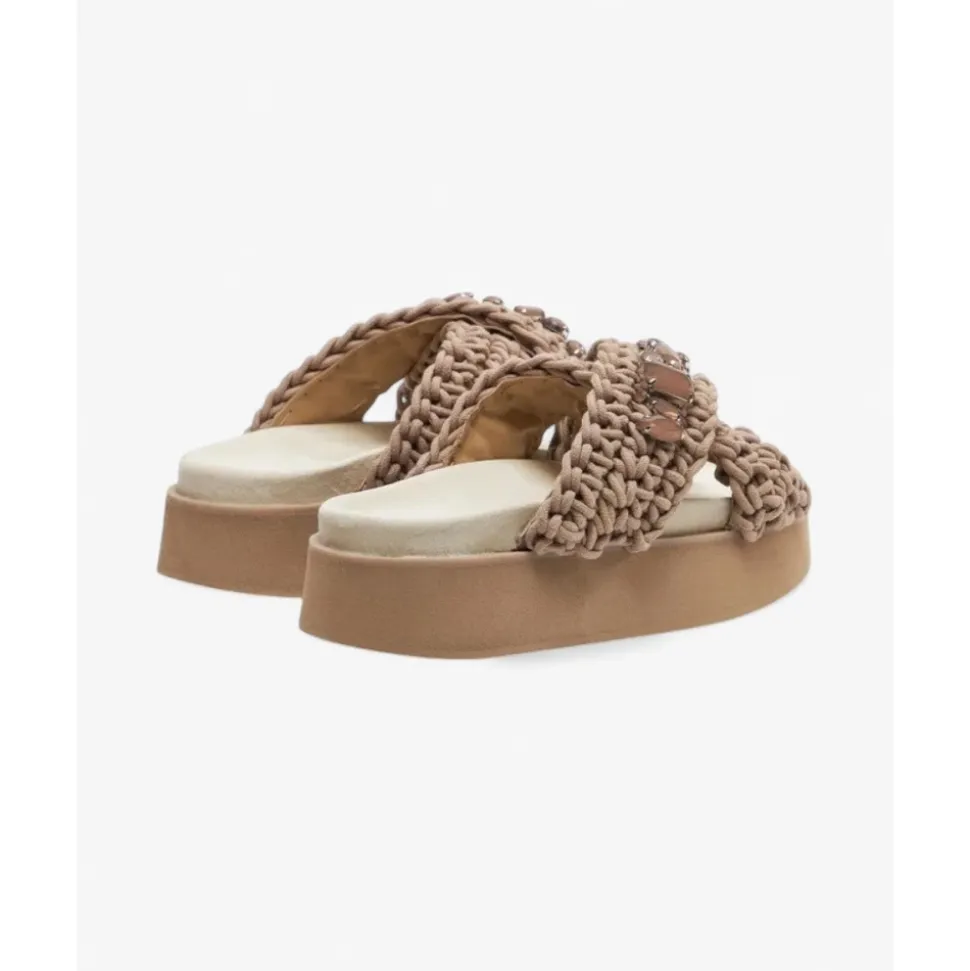 Woven Stones Platform