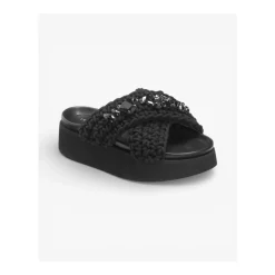 Woven Stones Platform