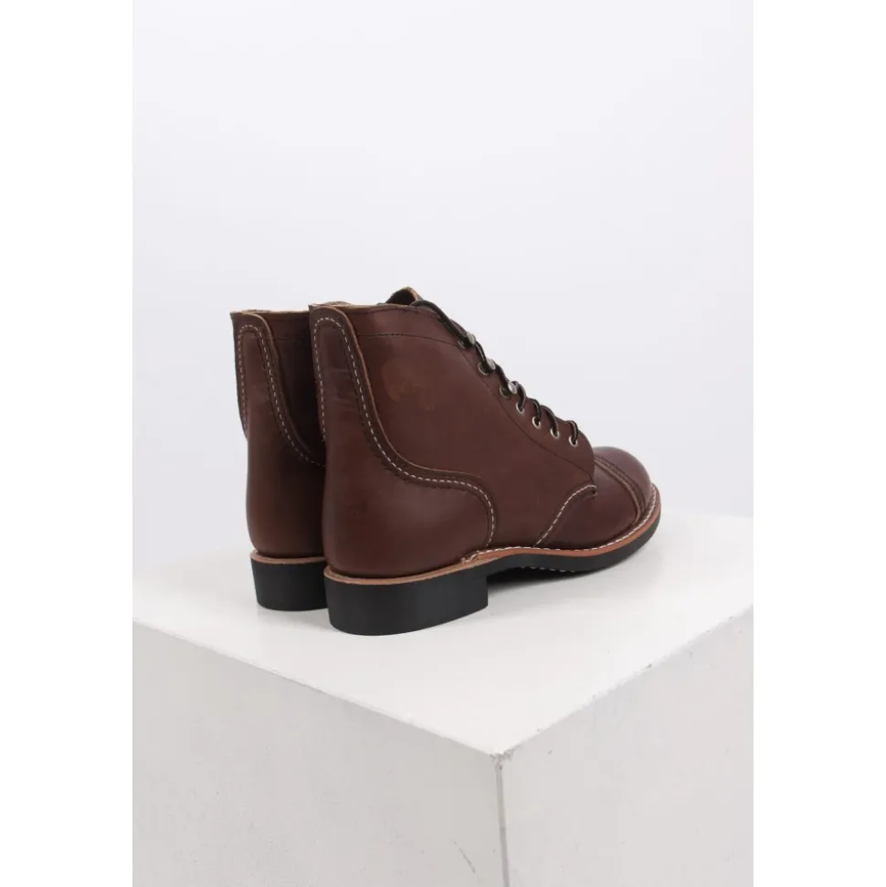 Wysokie sznurowane buty