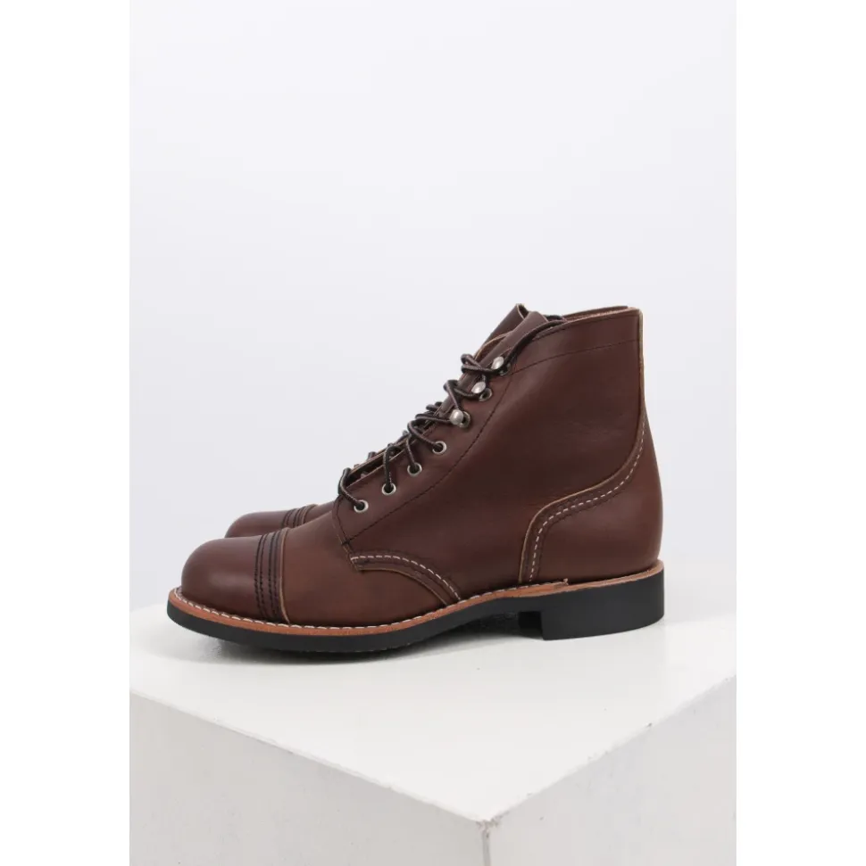 Wysokie sznurowane buty