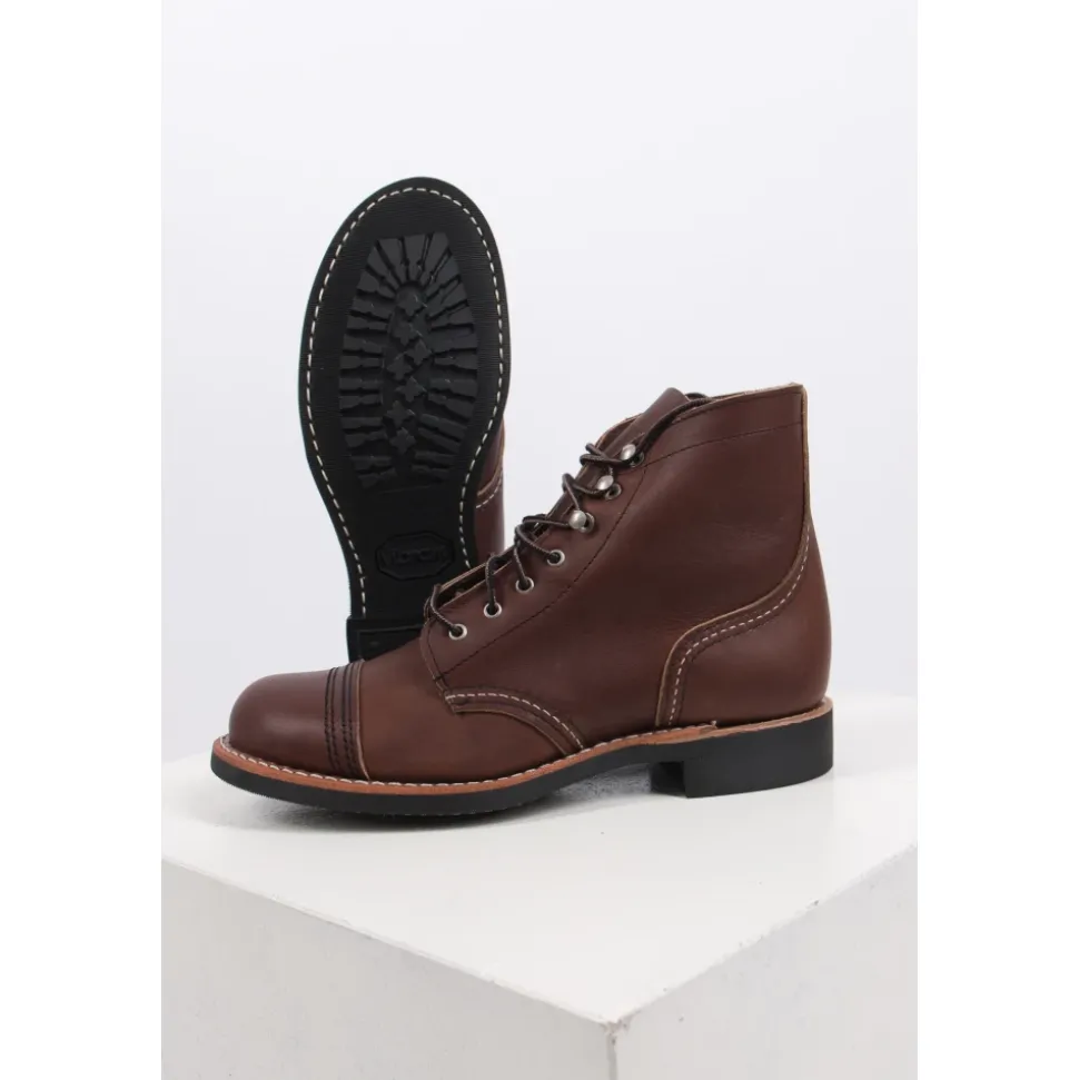 Wysokie sznurowane buty
